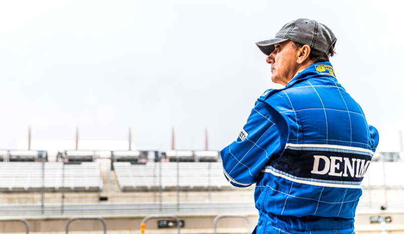 Illustration for article titled This Is What Vintage Car Racing Heaven Looks Like When It Comes To Texas
